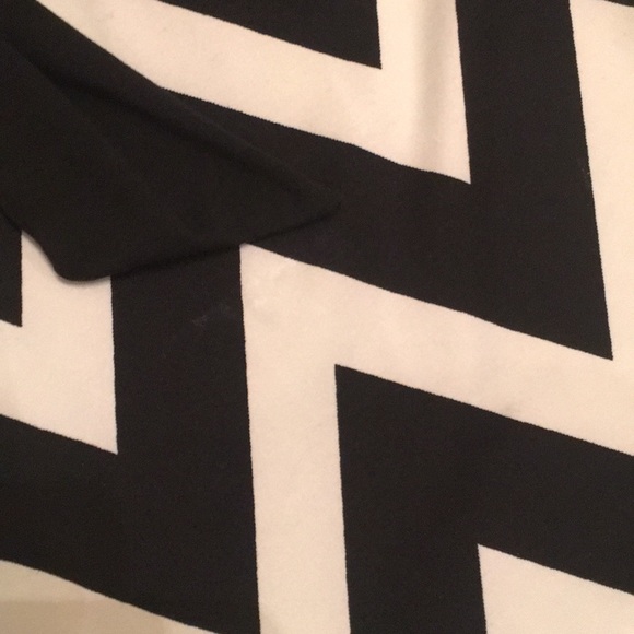 Dainty Jewell’s Dress - Picture 5 of 6